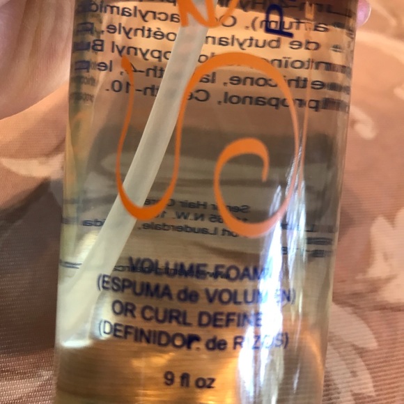 SENTIR VOLUME FOAM AND CURL DEFINER - Picture 7 of 8